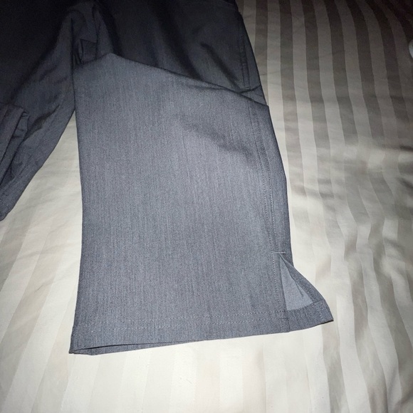 Small PETITE Figs Kade Cargo Scrub Pant in graphite - Picture 4 of 6